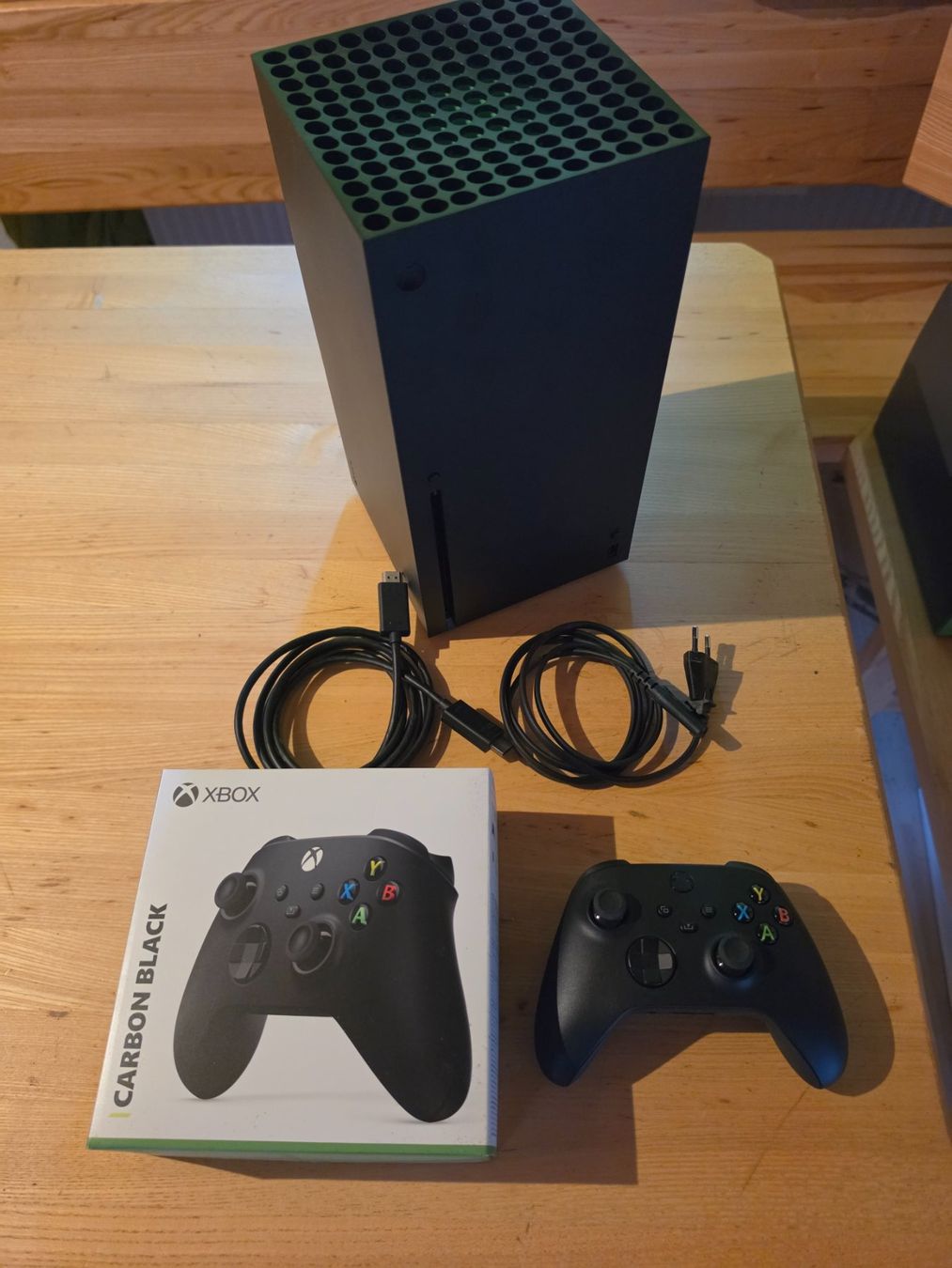 Microsoft Konsolen: X Box Series x mit 2 Kontroller Top! – Gebraucht aus triesenberg von wisi369