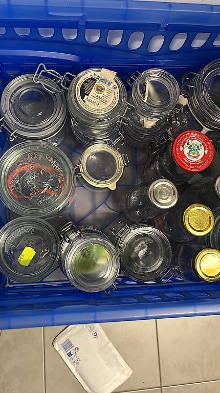 Contenitori & Simili: Divers bocaux, bouteilles et pots en verre – Usato da Villars-le-Terroir venduto da Sansan82