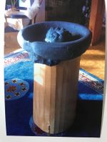 Edler Lobbybrunnen in türkisblau
