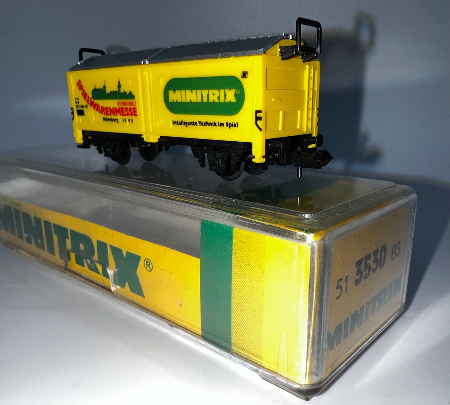 Trix Modellini di ferrovie: Minitrix . 13530, Güterwagen - Spielwarenmesse Nürnberg – Usato da Basel venduto da jonnyhaas