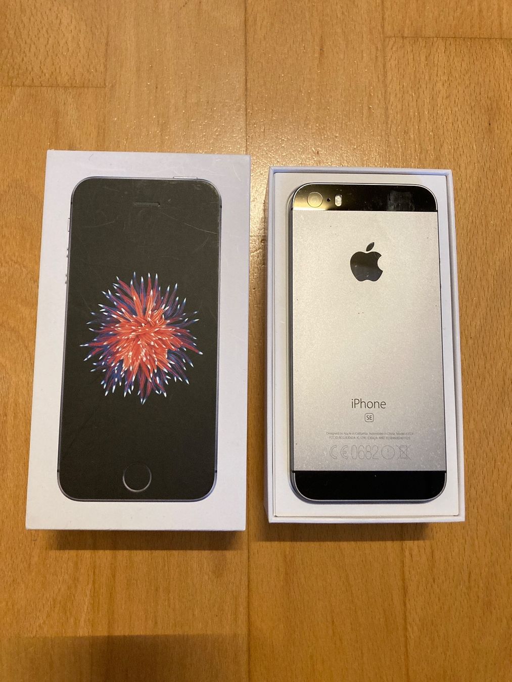 Apple Handys / Smartphones: iPhone SE (2016) – Gebraucht aus Utzenstorf von
