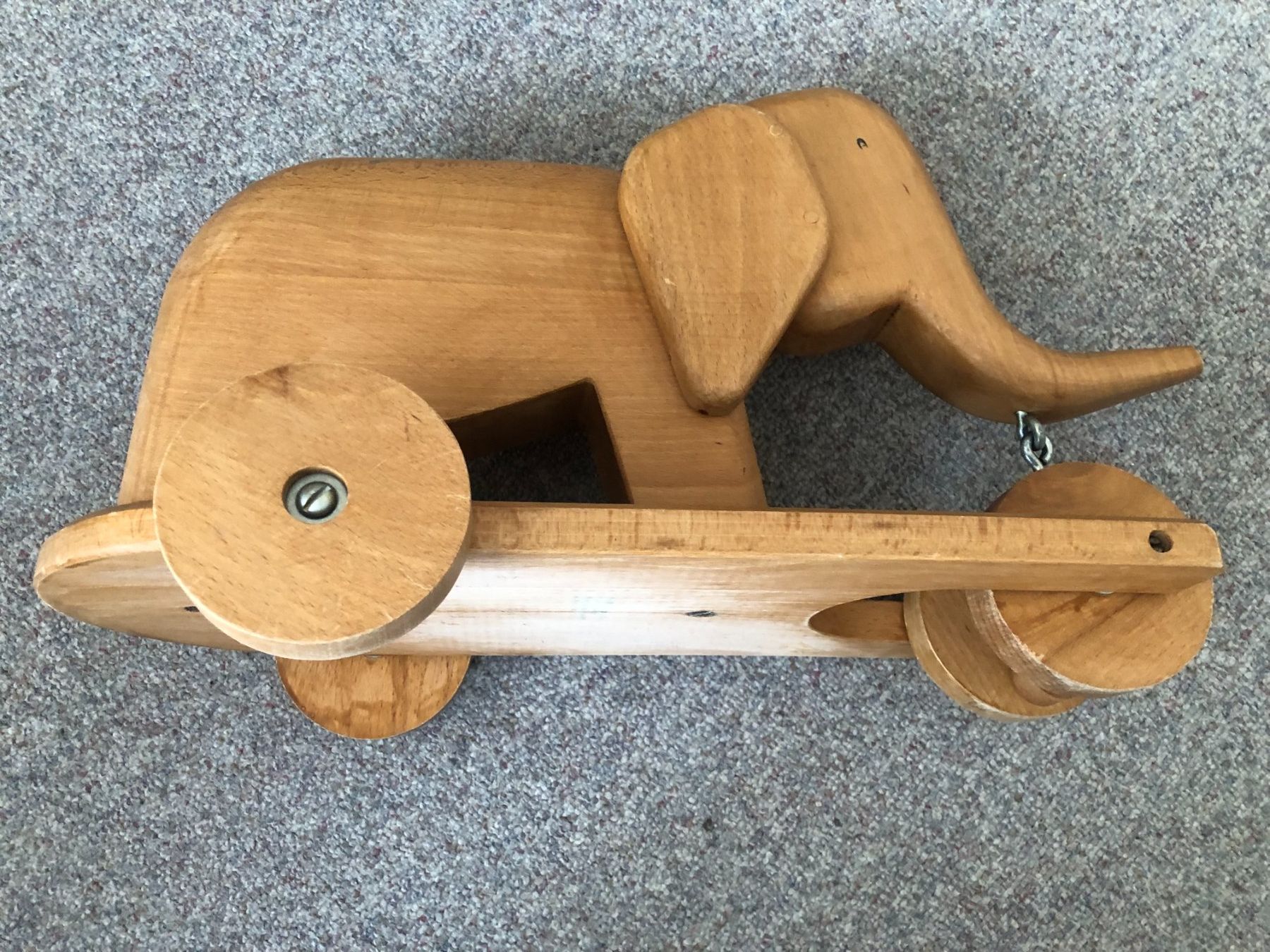 Statuette: Elefant auf Räder aus massivem Holz – Usato da Bassersdorf venduto da sammelfloh 6