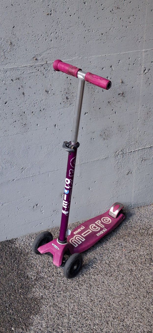 Micro Véhicules pour enfants: Micro Maxi scooter/trotti lila – D'occasion à Bern par KavIndustries