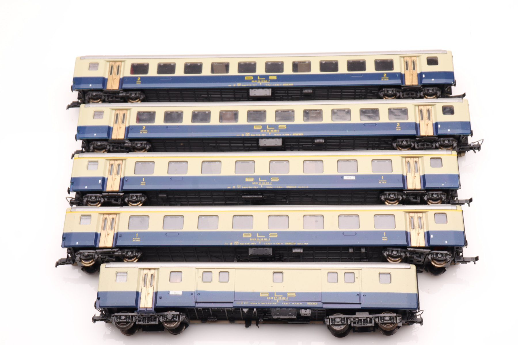 Roco Modelleisenbahnen: Roco BLS Zug-Set mit 5 Wagen DC, H0 – Gebraucht aus Ried (Muotathal) von Modellbahn.swiss 1