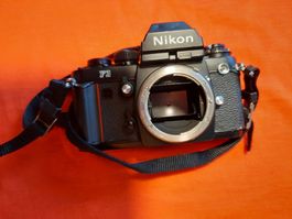 Analoge Profi-Spiegelreflexkamera Nikon F3 (nur Korpus)