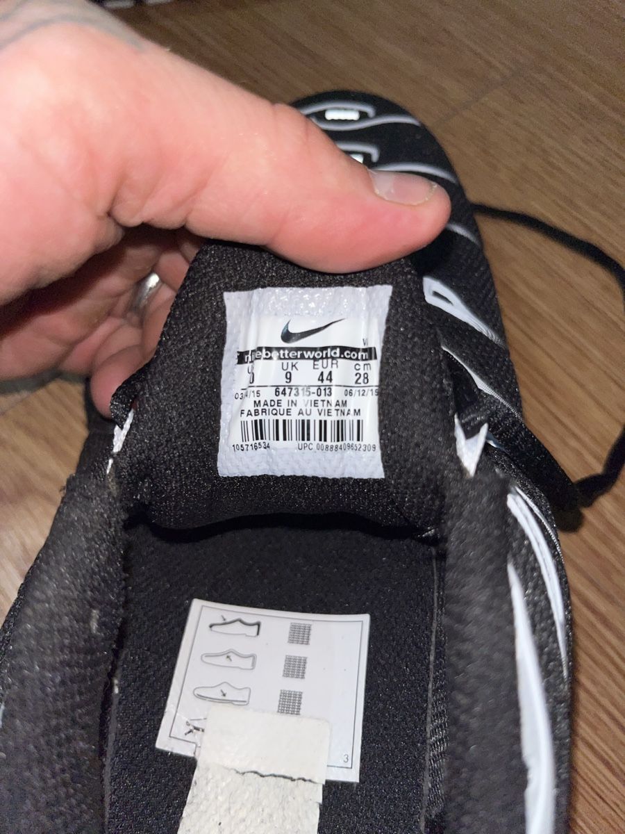 Nike Scarpe da uomo: Nike Air Max Plus Turnschuhe Schwarz Grösse 44 – Usato da Frick venduto da DionysHildebrand 1