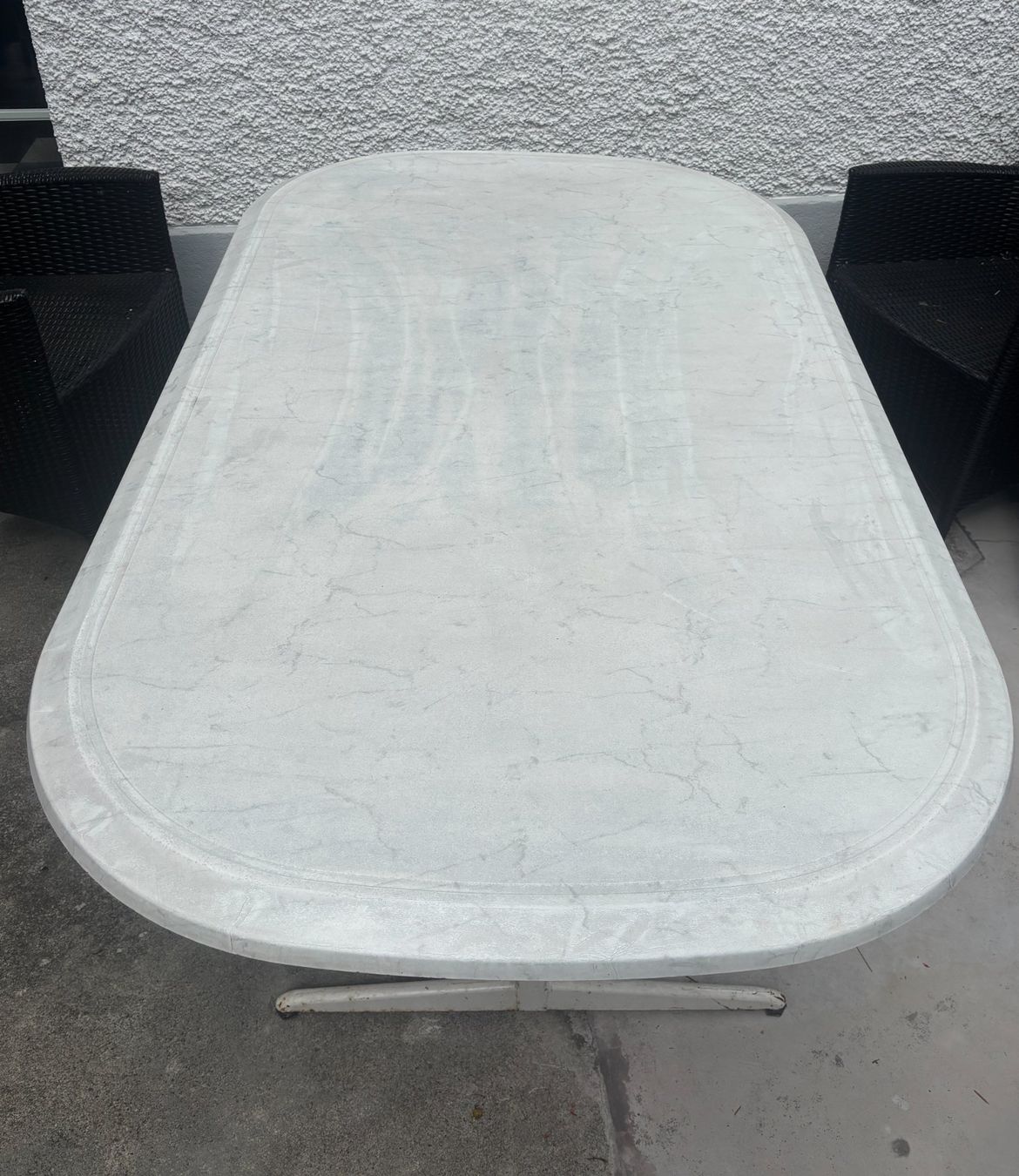 Tische: Tisch oval weiss, klappbar – Gebraucht aus Altikon von Pukas100 1