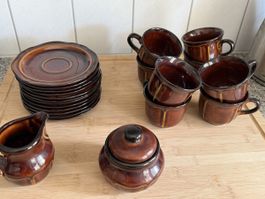 Braunes Vintage Keramikservice, Tassen Set