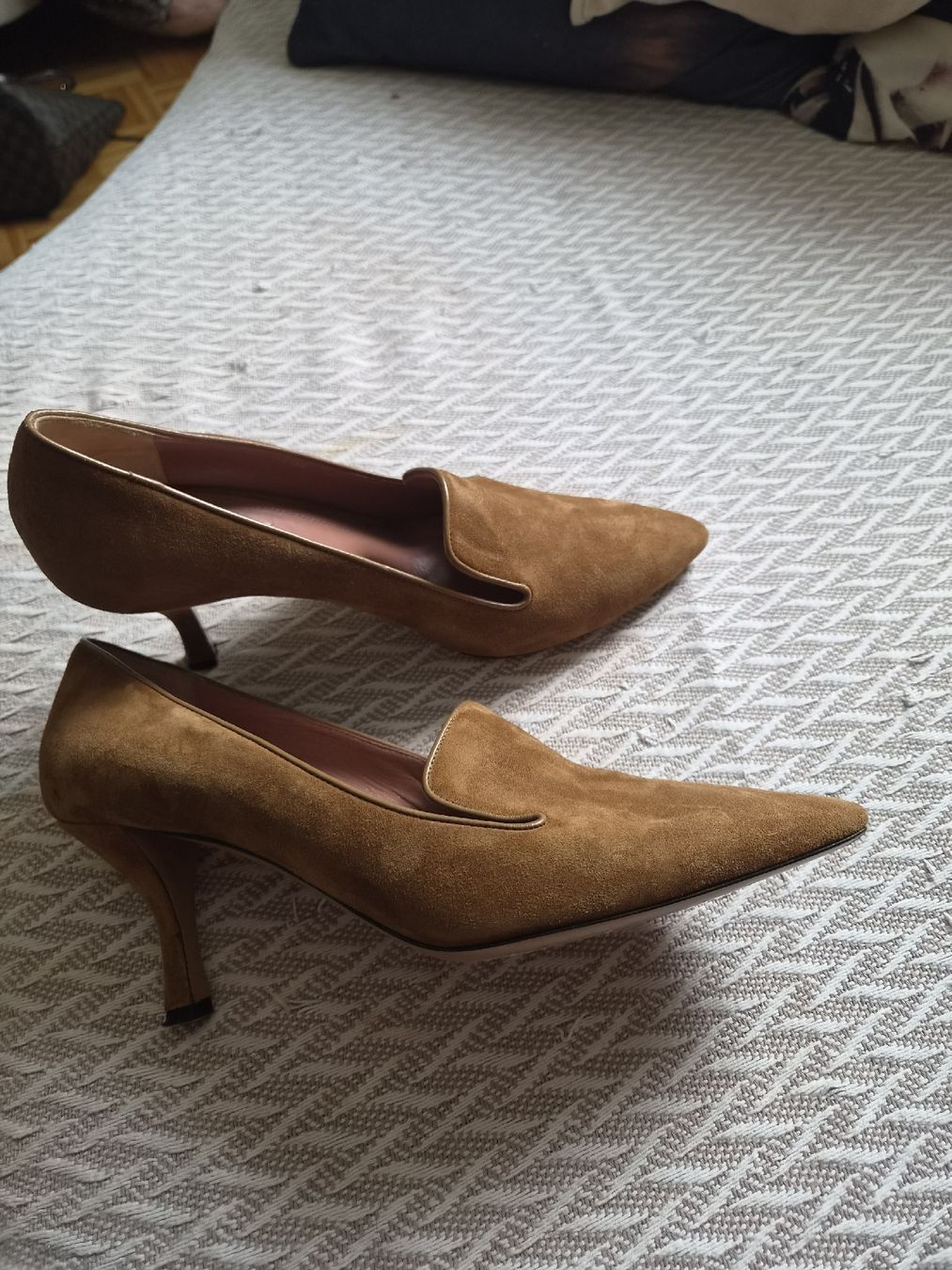 Bally Chaussures femmes: BALLY schöner Wildlederpumps Gr.41 – Neuf (Voir description) à Frenkendorf par Moon111 1