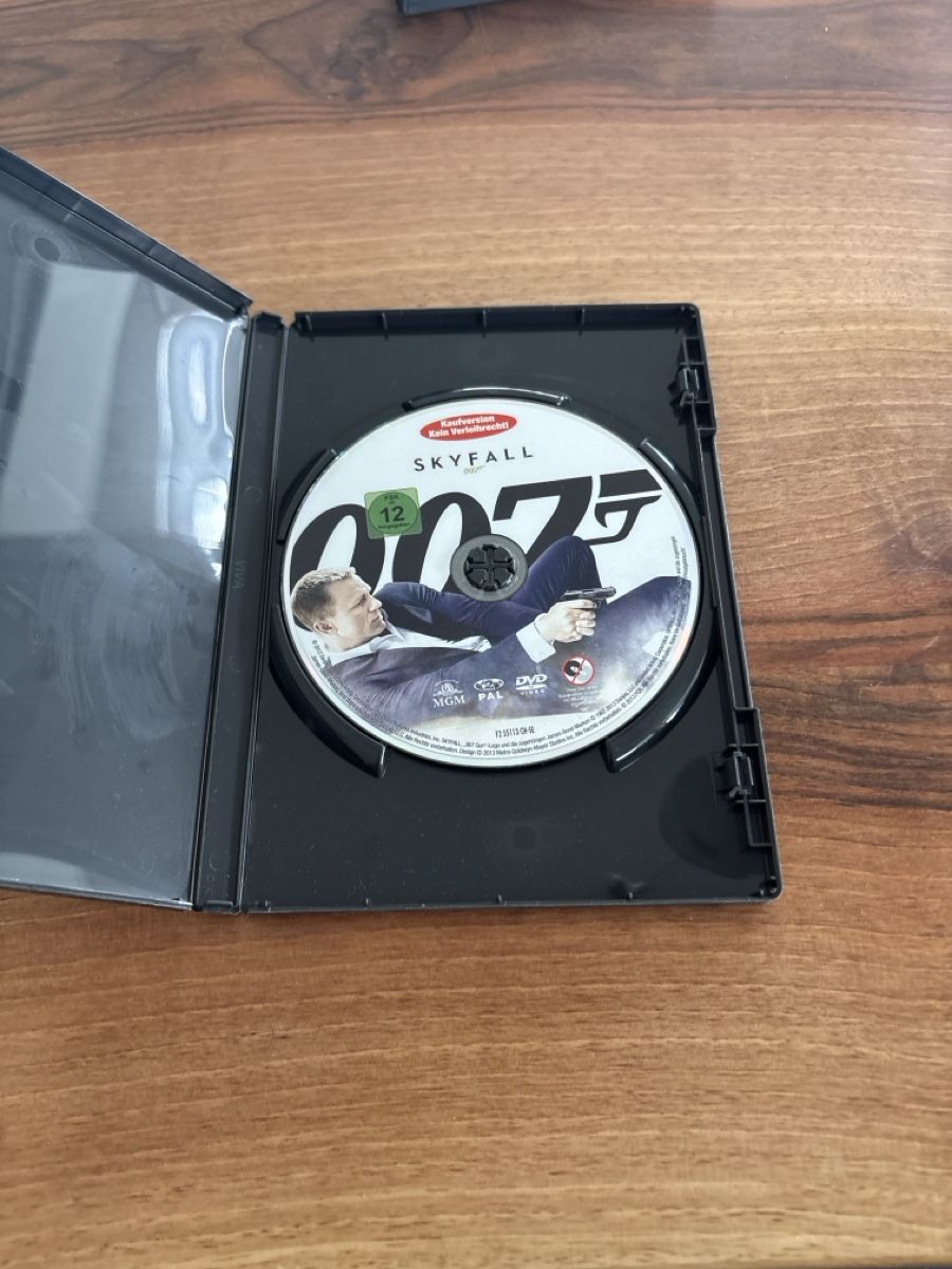 Tutti i DVDs: James Bond 007 Skyfall DVD – Usato da Brunnen venduto da eli_8ykg 1