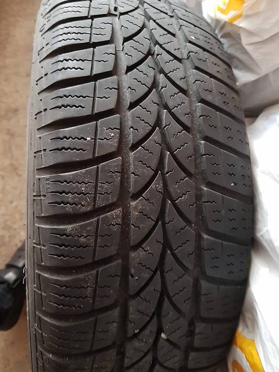 Pneumatici & Ruote complete: Winterräder 205/55/R16 – Usato da Lengnau BE venduto da orh_nqg6