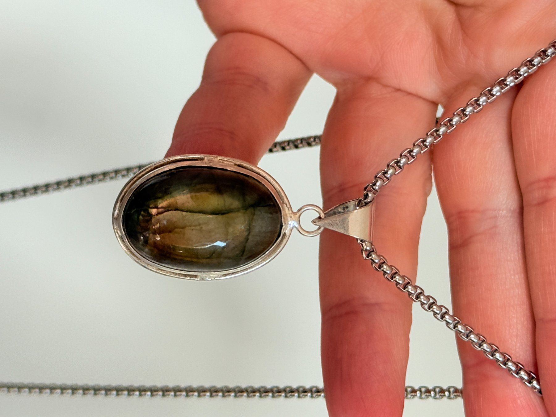 Catenine: Collier avec pendentif en labradorite – Nuovo e nell'imballaggio originale da Genève venduto da AGBERG 4