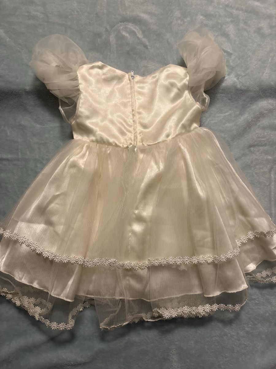Vestiti & Gonne: Baby wedding dress – Usato da Confignon venduto da Second_Hand_Ch 3