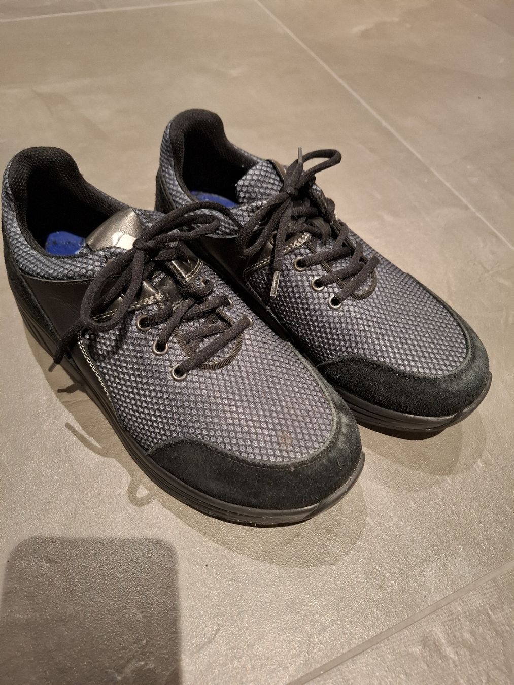 Scarpe da donna: Anova Gesundheitsschuh Gr. 40 – Usato da Nänikon venduto da Graceful