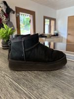 Bottines UGG plateforme noir, état d'occasion, taille 38