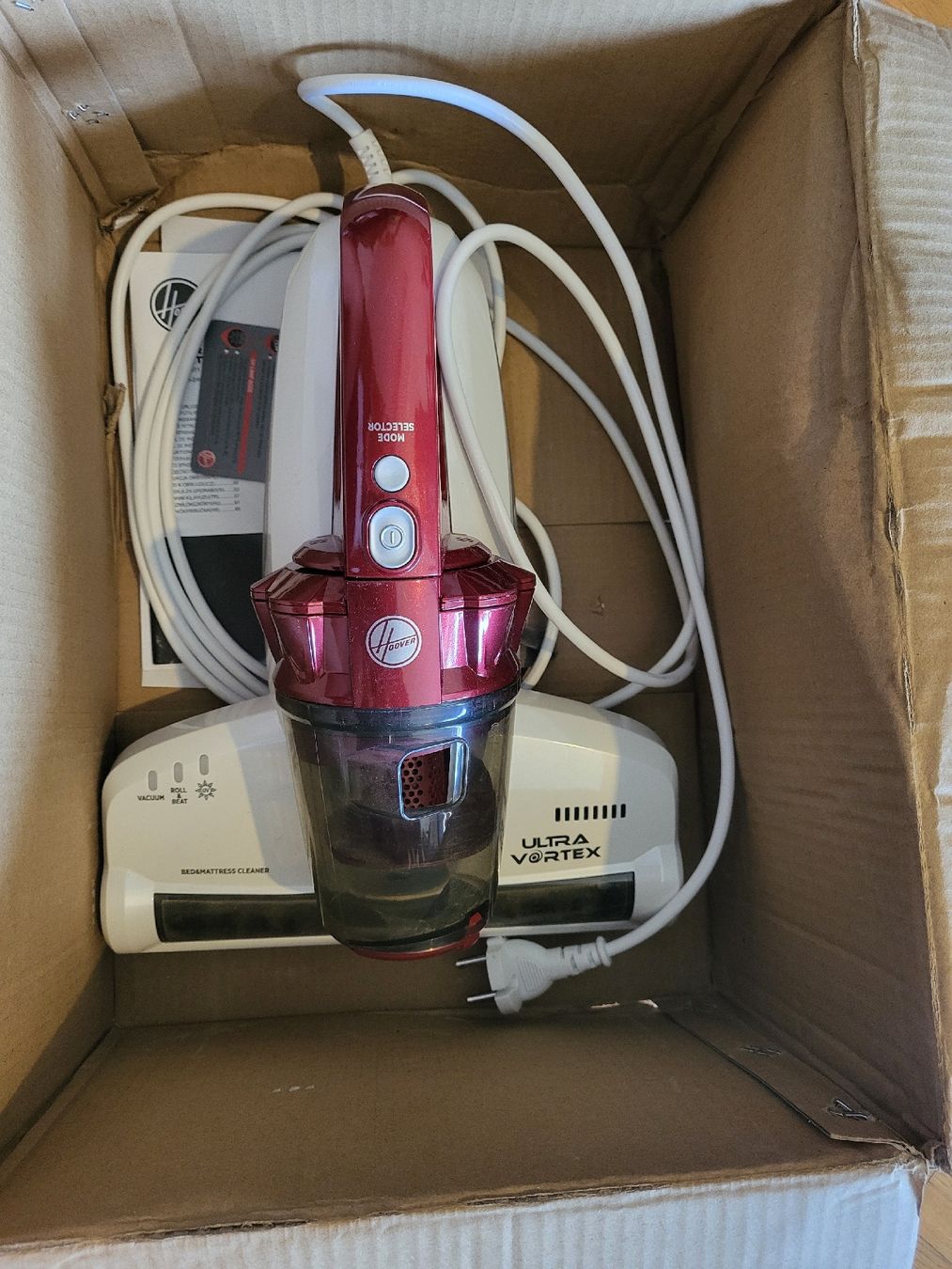 Aspirateurs & Accessoires: Handstaubsauger rot Ultra Vortex MattressClean – D'occasion à Riniken par Melanie910