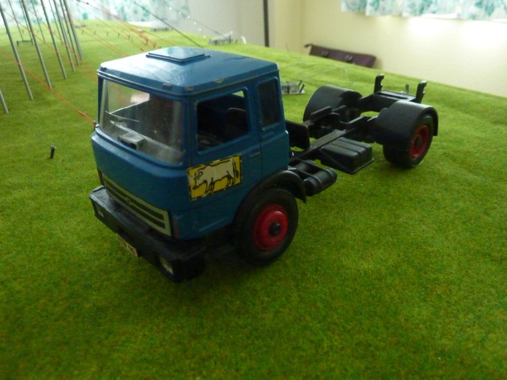 Camion Iveco 1/43 Avec Hélicoptère Ferrari - Miniature Neuve, Véhicule De Transport