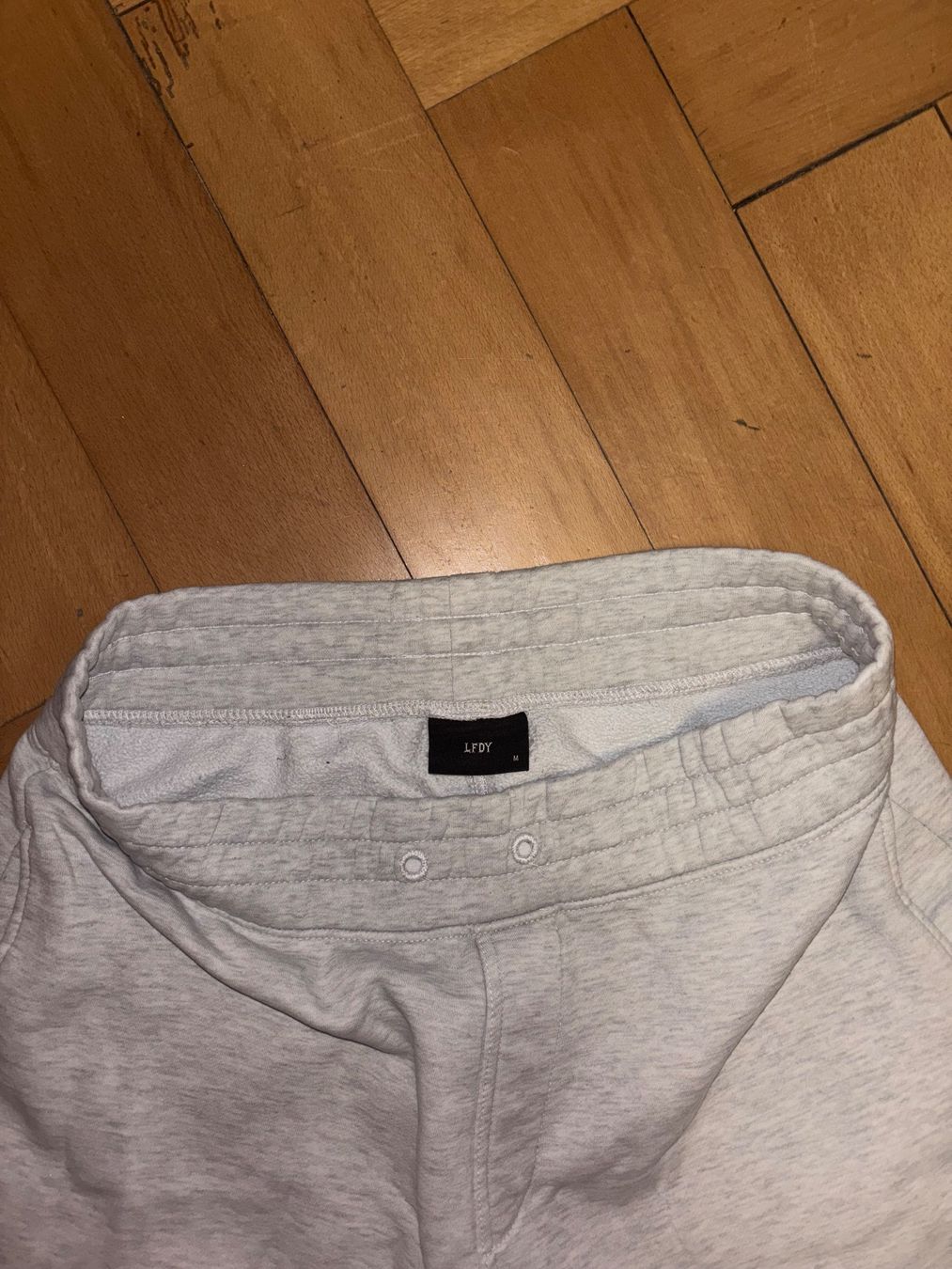 Live Fast Die Young Hosen: LFDY Sweatshorts Hellgrau – Gebraucht aus Zürich von LinoBossi 2