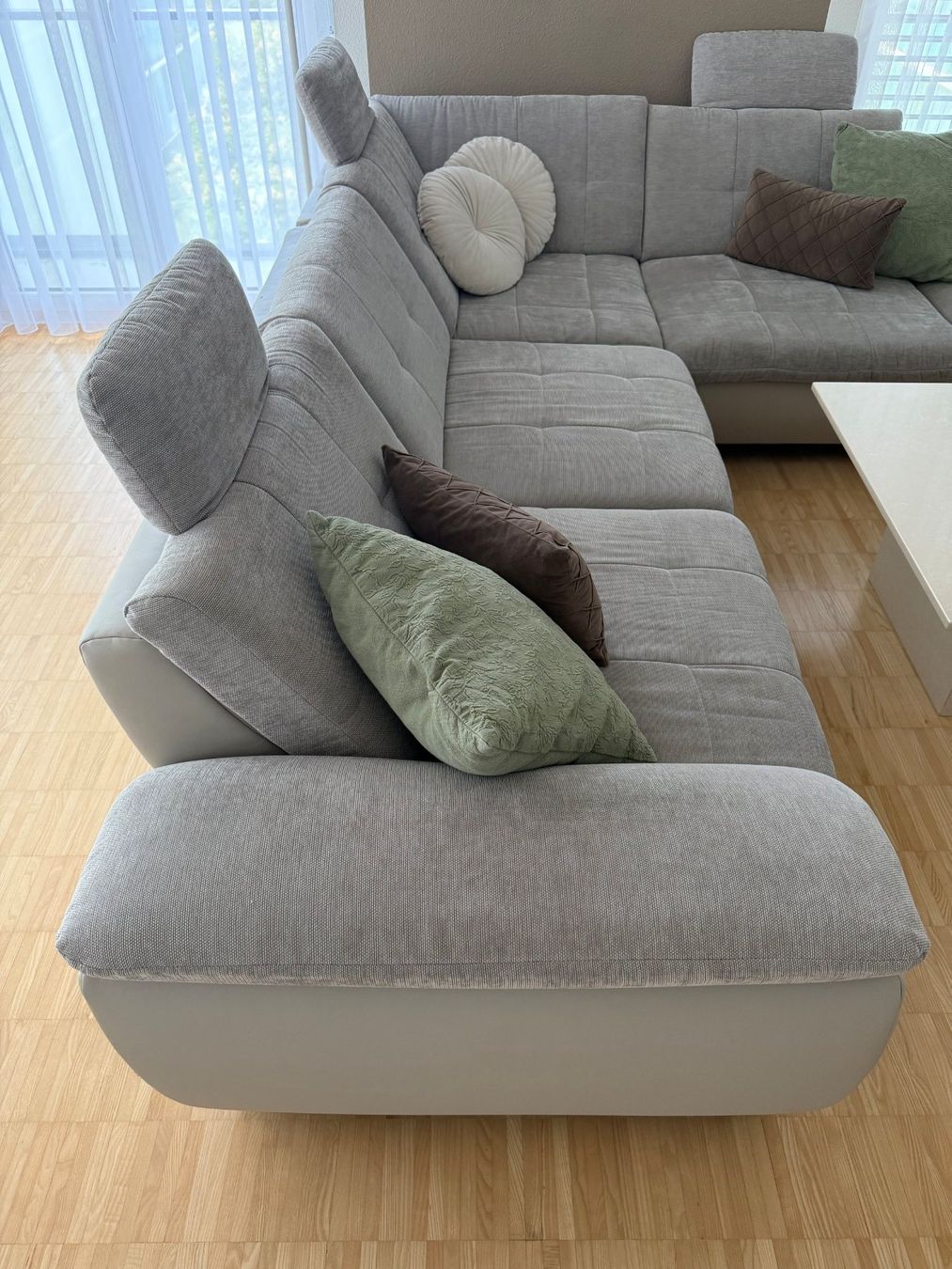 Sofas: Ecksofa mit Hocker und manueller Verstellung – Gebraucht aus St. Gallen von Edi040 1