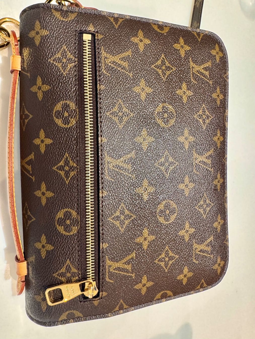Louis Vuitton Borse da donna: Louis Vuitton Modell Metis -  super Zustand – Usato da Kilchberg ZH venduto da wei_25lh 2