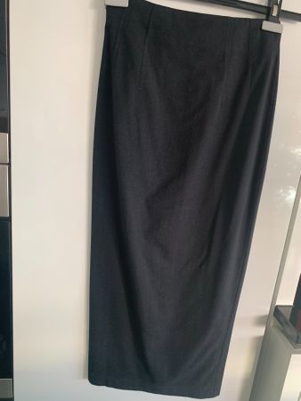 Jupe Strenesse Grösse 34, Reissverschluss unten und oben