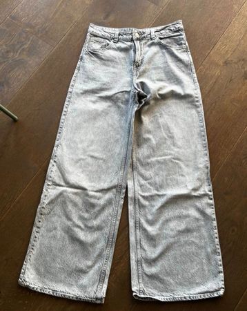 H&M Divided Jeans weit geschnitten grau Grösse 36