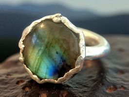 Handgefertigter Statement-Ring Silber 960 mit Labradorit