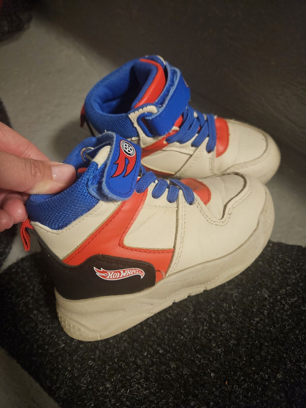 Scarpe per ragazzi: Hotwheels Schuhe Gr.24 – Usato da Wallenwil venduto da Alain2010 2