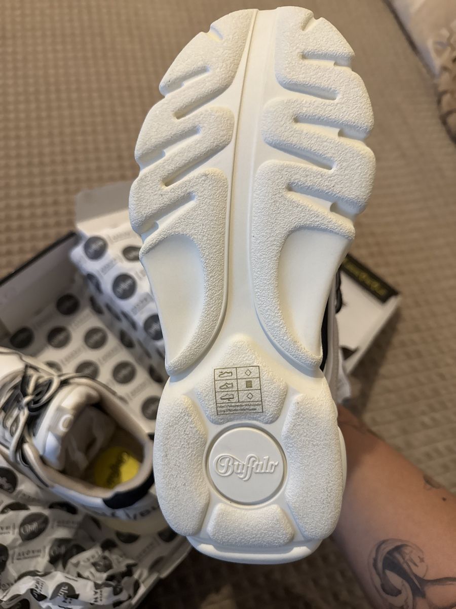 Buffalo Scarpe da donna: Buffalo London Platform Sneakers - Size 40 - Cream White – Nuovo (secondo la descrizione) da Bülach venduto da Rexjei 4