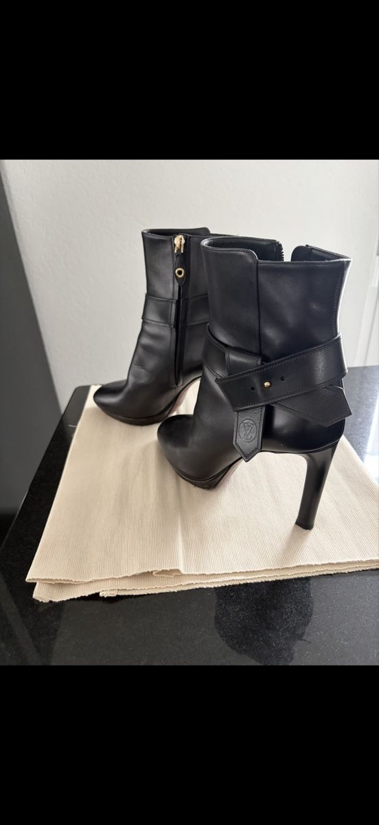 Louis Vuitton Damenschuhe: Louis Vuitton boots – Gebraucht aus Giebenach von Su99