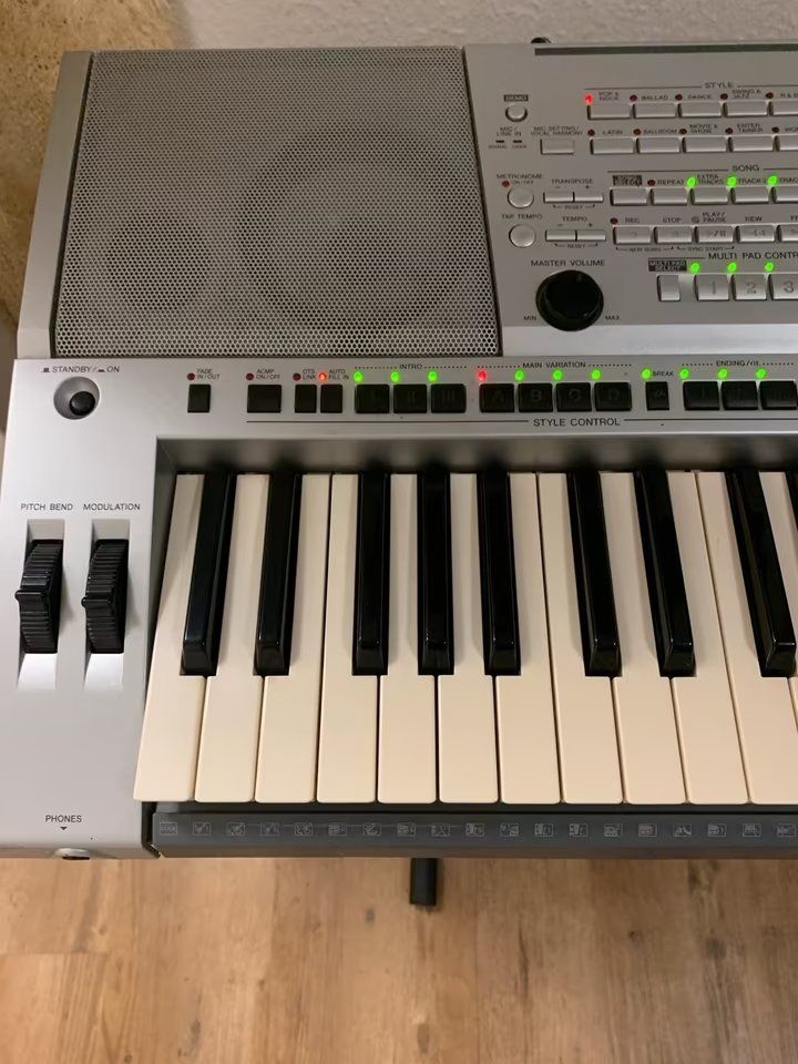 Yamaha Strumenti musicali: Yamaha PSR 3000 – Usato da Zihlschlacht venduto da ena_n99x 2