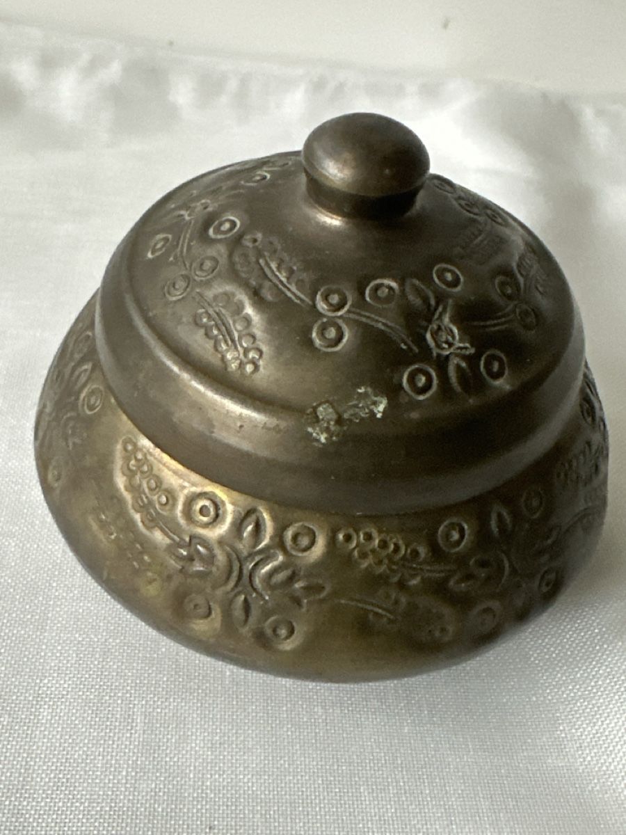 Sonstige Dekorationen & Accessoires: Antike Messing Dose mit Deckel, Handarbeit, orientalisch – Gebraucht aus Zürich von Chaeffeler