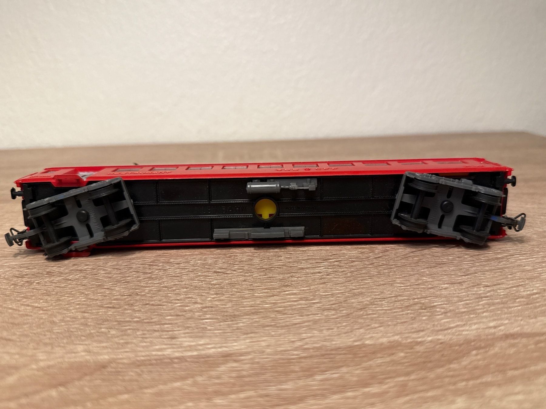 Kleinbahn Modellini di ferrovie: Kleinbahn Speisewagen SBB H0 (2) – Usato da St-Aubin-Sauges venduto da Lo_Go 4