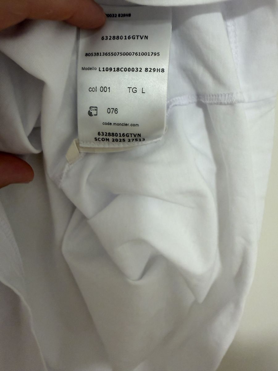 Moncler T-Shirts: Moncler Tschirt NEU – Neu (gemäss Beschreibung) aus Recherswil von Noname1 2