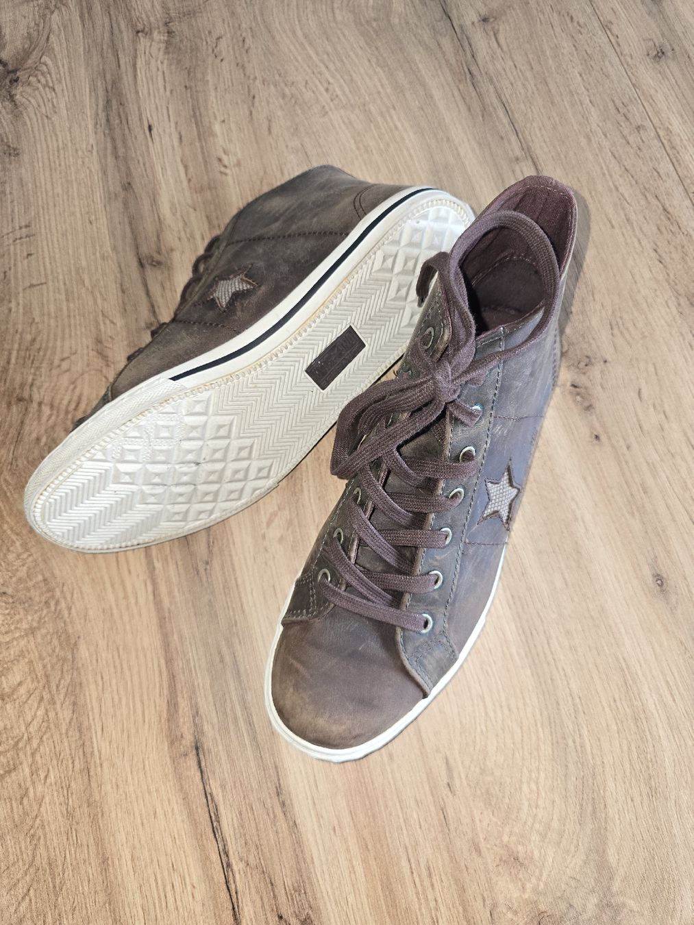 Scarpe da donna: Converse One Star hautes brun cuir vintage – Nuovo (secondo la descrizione) da Champagne venduto da LoomiStudio 2