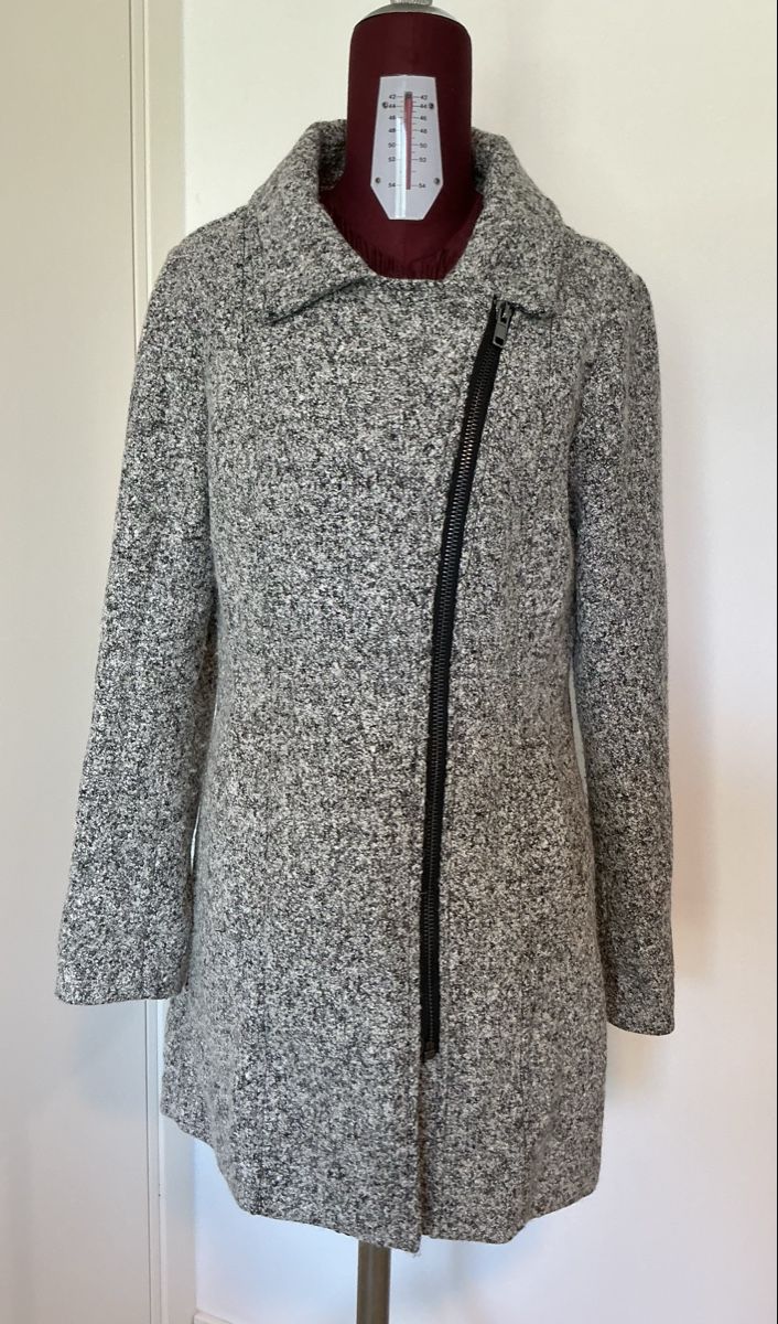 Cappotti: Cappotto corto mélange bianco/nero.  – Usato da Magadino venduto da ber_6kbt