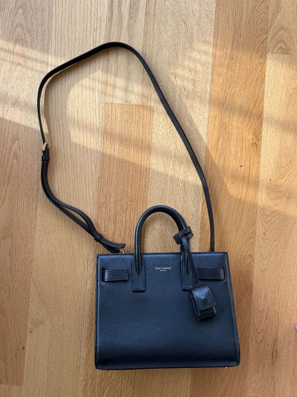 Saint Laurent Borse: Saint Laurent Sac de Jour - Nano – Usato da Uetikon am See venduto da sav_6dqg