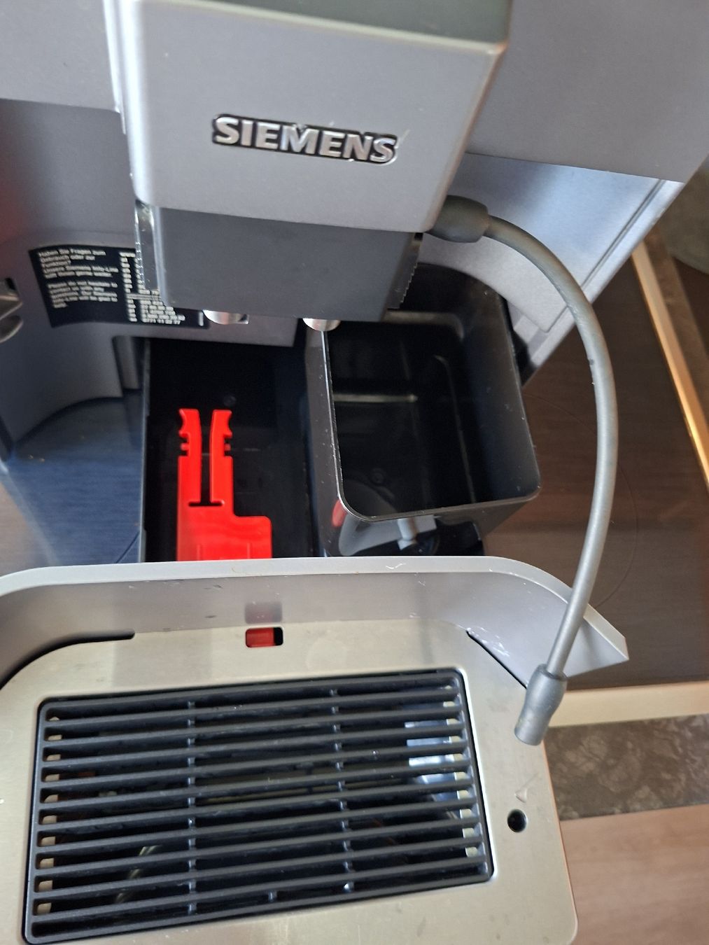Siemens Macchine per caffè & Macchine per espresso: Siemens EQ 6 plus s100 – Usato da Lungern venduto da Lena189 2