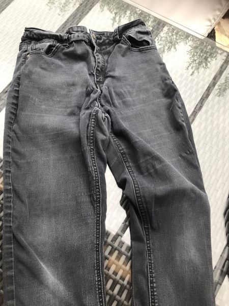 Jeans: Damen Jeans schwarz 42 – Usato da Bergdietikon venduto da antovale 1