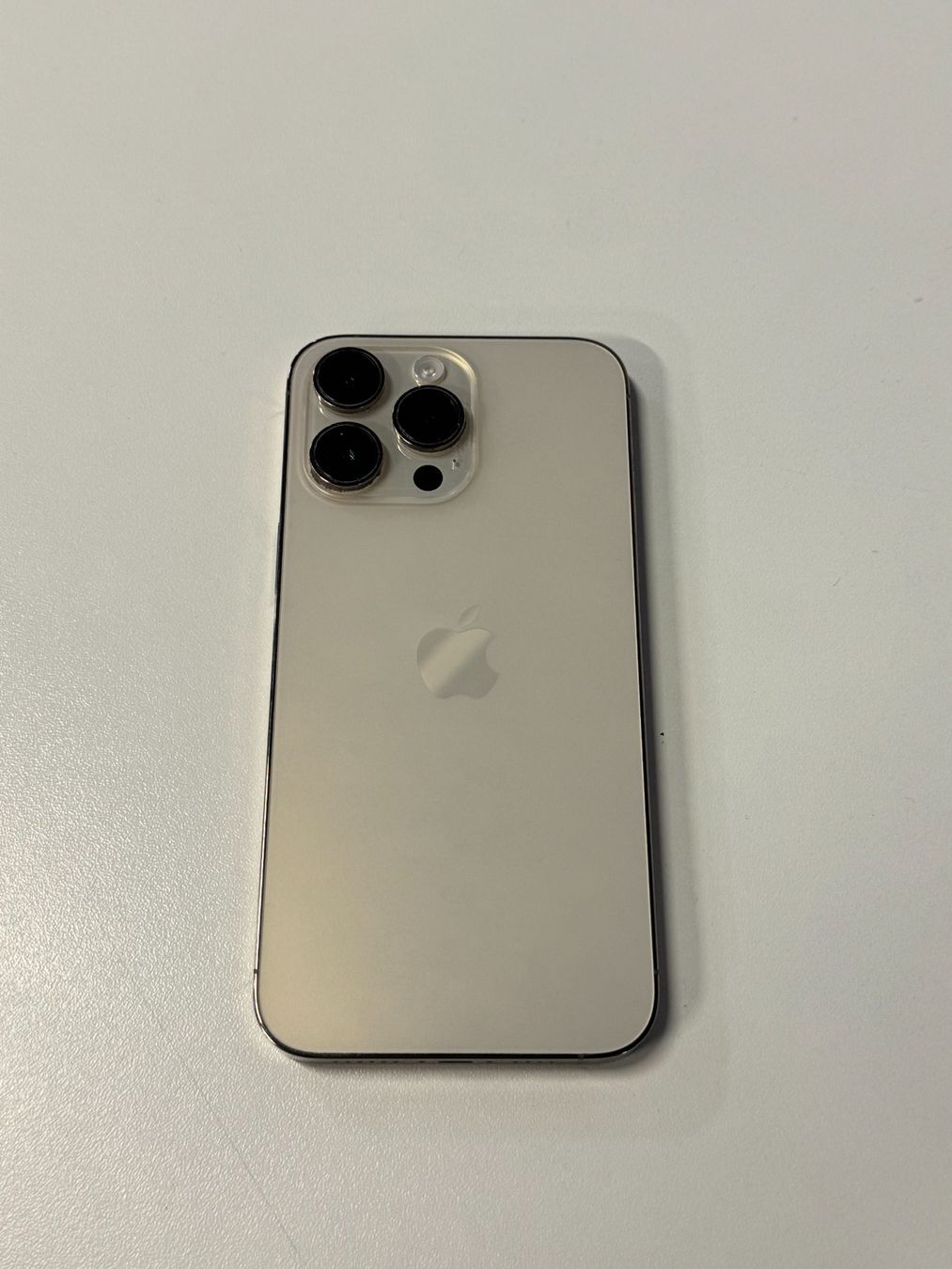 Apple Portables: Apple iPhone 14 Pro Max, 1TB – D'occasion à Hombrechtikon par SPS-Liquidationen 1