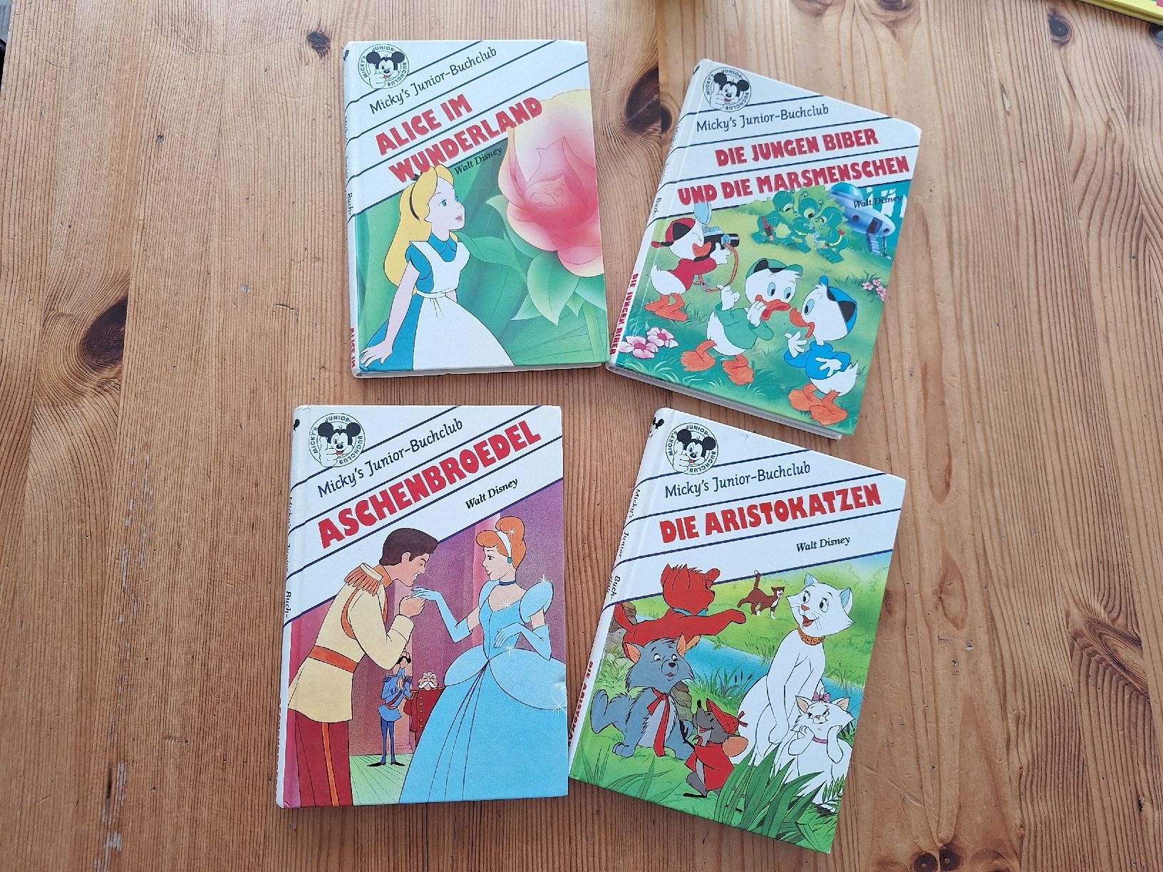 Libri: 4 Walt Disney Bücher – Usato da Aesch BL venduto da ChezToKa