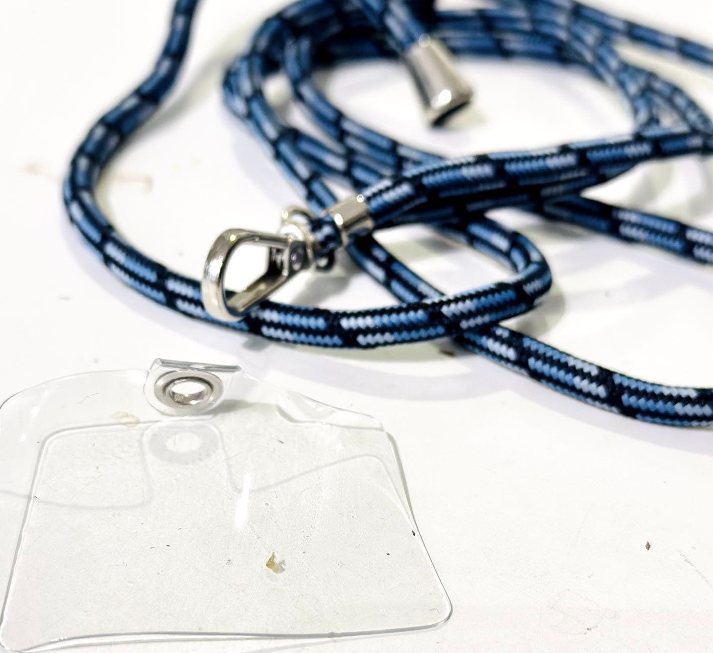 Telefoni cellulari / Smartphones: Portable Capes de Collier de Longe Port iPhone samsung – Nuovo e nell'imballaggio originale da Morges venduto da DigiAC 1