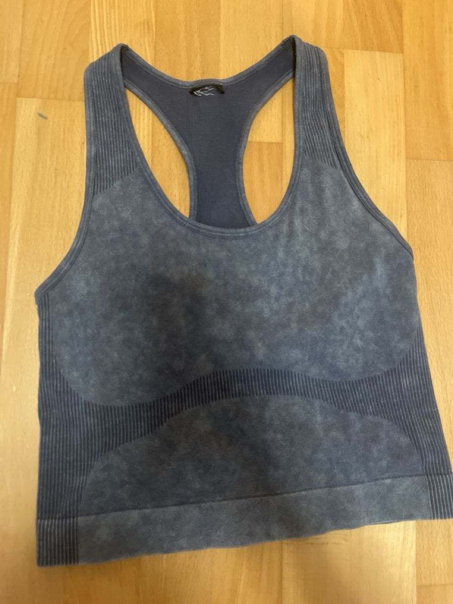 Top: Sporttop – Usato da Bülach venduto da SharonP01