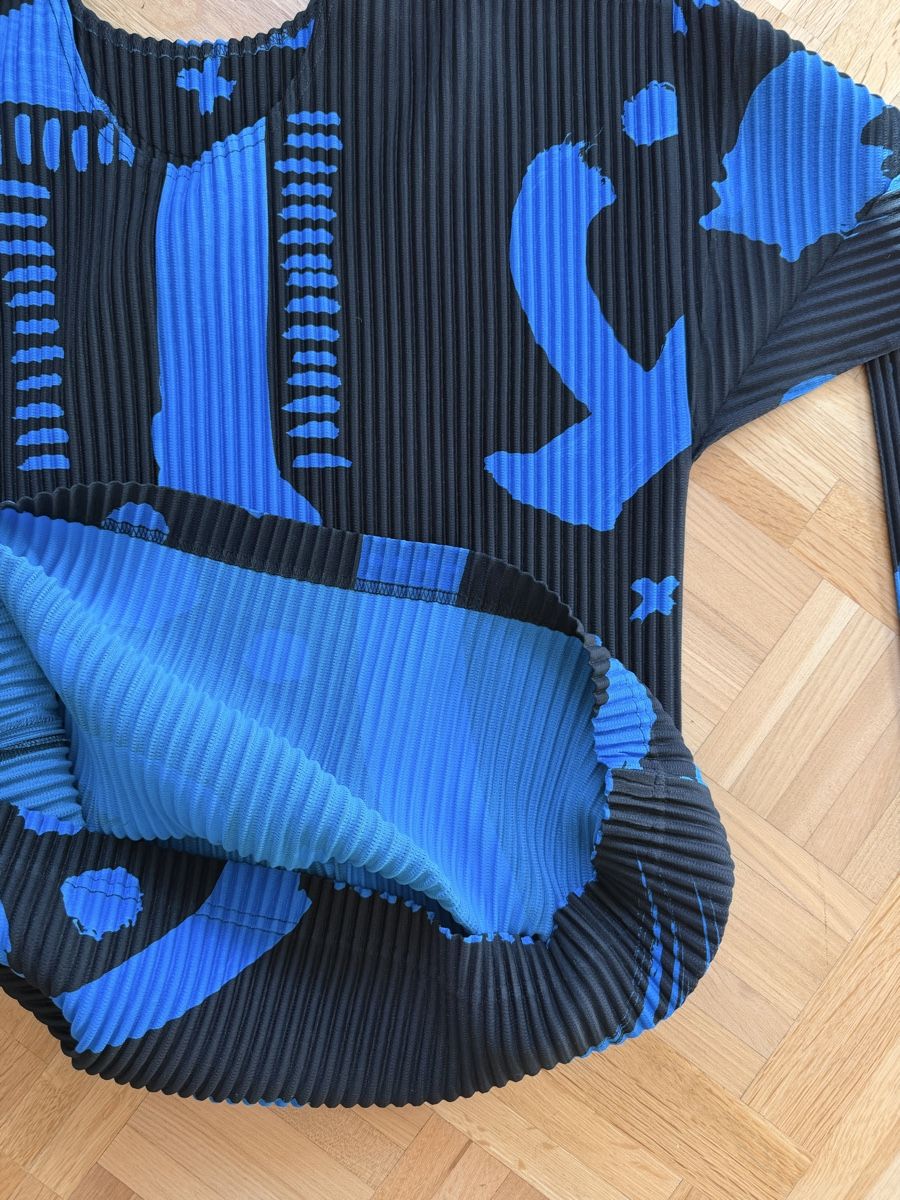 Issey Miyake Pullover & Sweatshirts: Issey Miyake Pullover schwarz blau – Neu (gemäss Beschreibung) aus Zumikon von timmy15 2