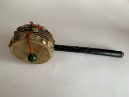 Klangvolle Rassel Trommel - einzigartiges Musikinstrument!