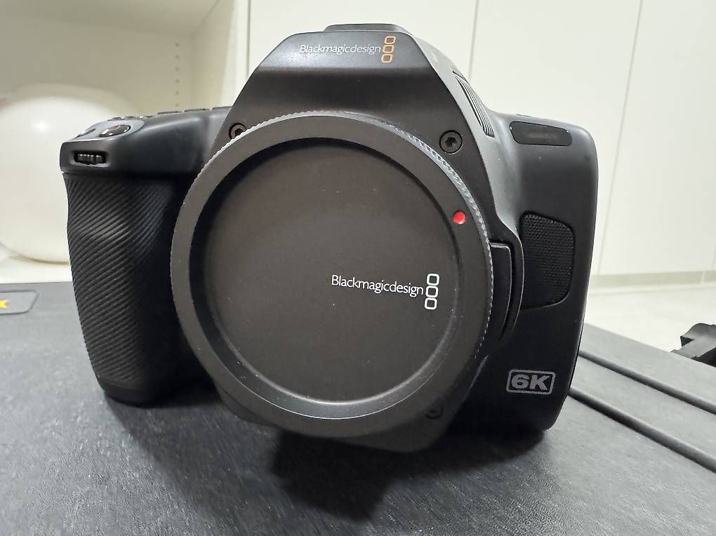Videocamere: Camera professionnelle BLACKMAGIC 6K PRO – Usato da Le Vaud venduto da mda_28gy