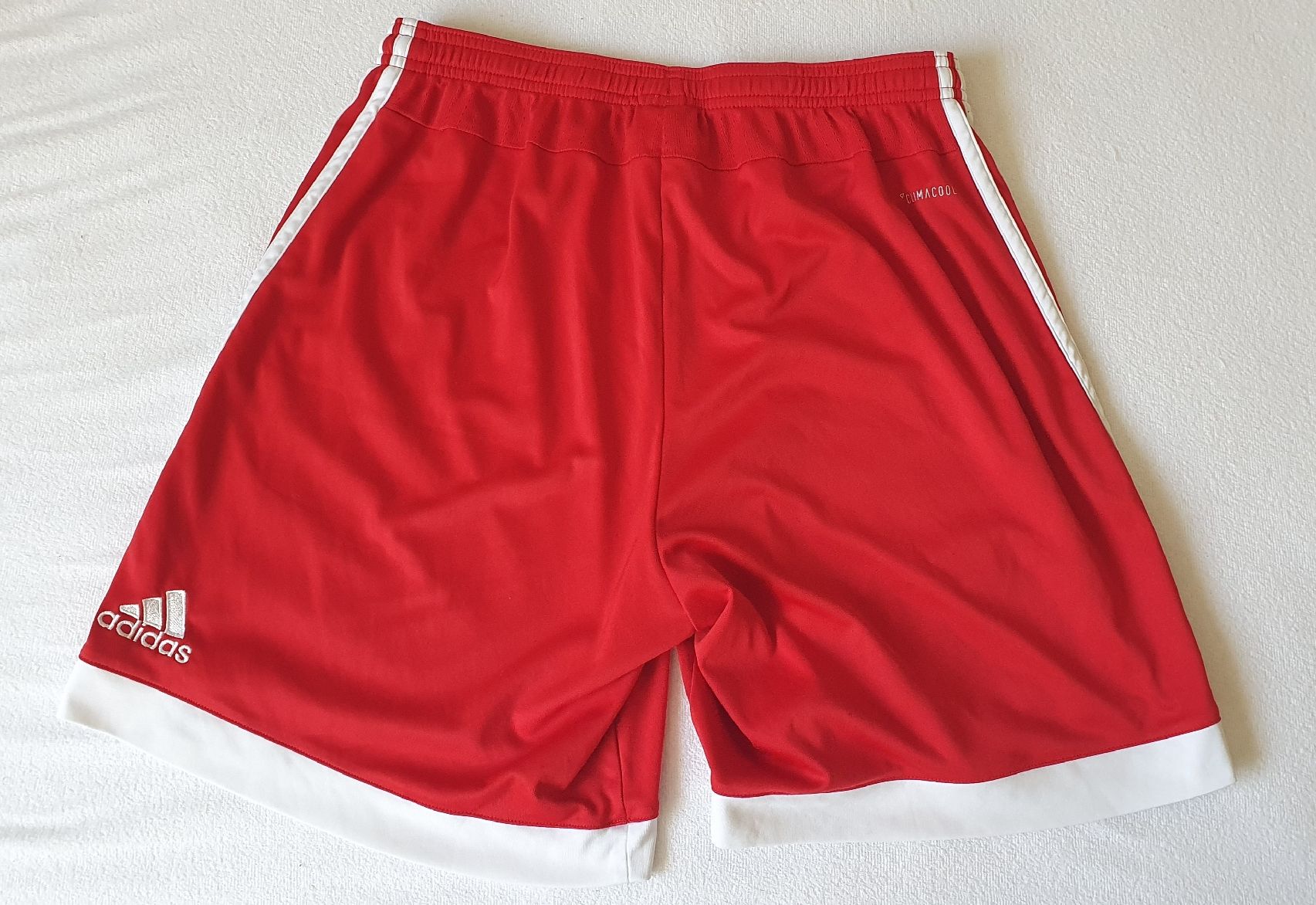 Adidas Pantaloni: bayern münchen shorts G M – Usato da Maienfeld venduto da tobeyl2020 1