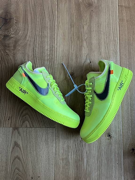 Chaussures hommes: Aur Force 1 Off-White Volt – D'occasion à Hägendorf par noelwyss