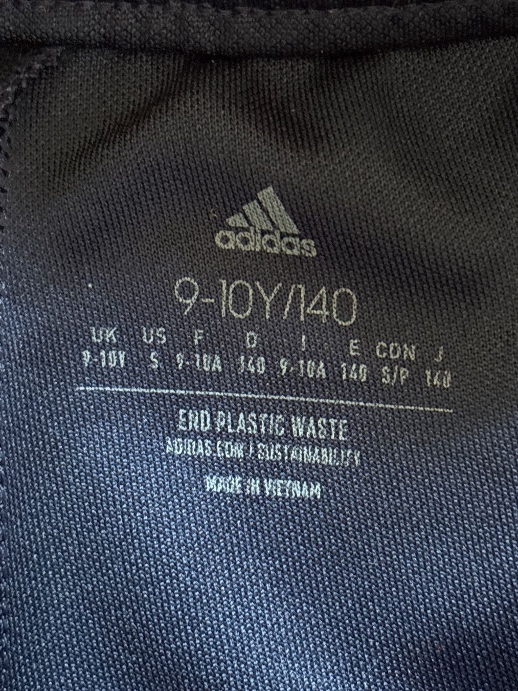 Completi: Trainingsanzug 2 teilig Adidas Gr. 140 – Nuovo (secondo la descrizione) da Genève venduto da Livsonman 6