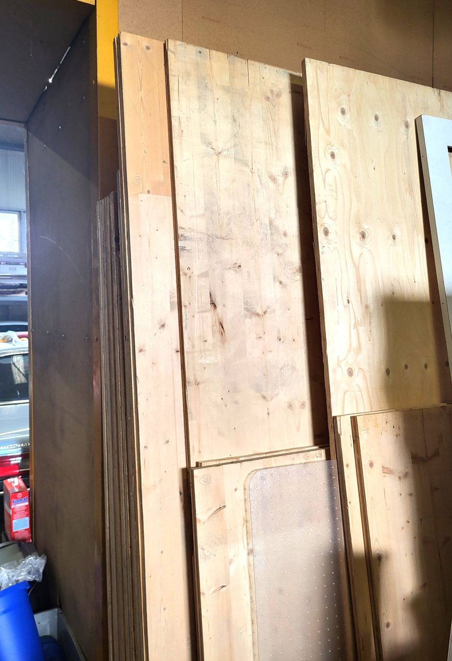 Articoli in legno: Kieferholzplatten  186 x 250 x 2.8cm – Usato da Diessenhofen venduto da Osio